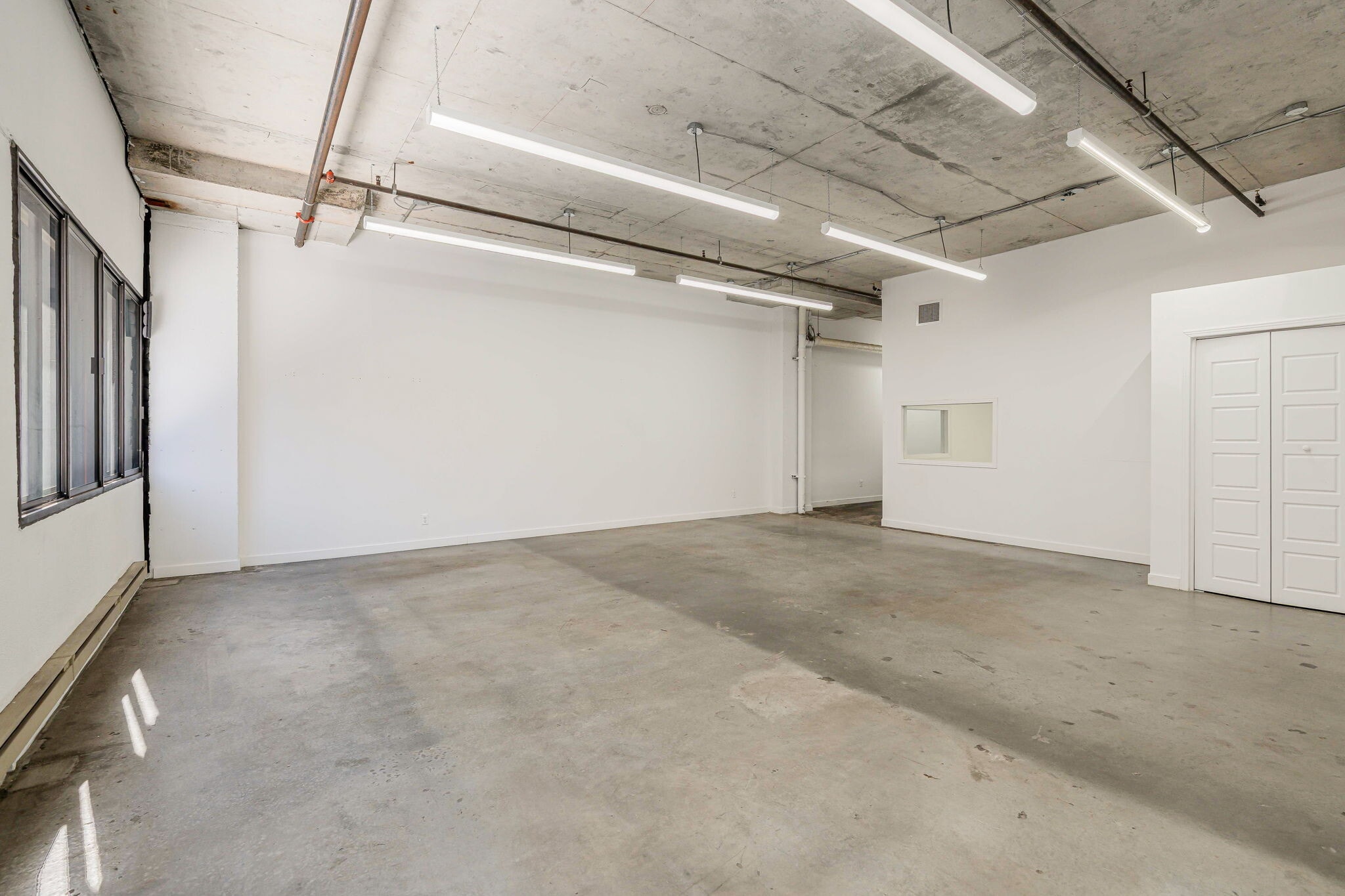 433 Rue Chabanel O, Montréal, QC for lease Building Photo- Image 1 of 9