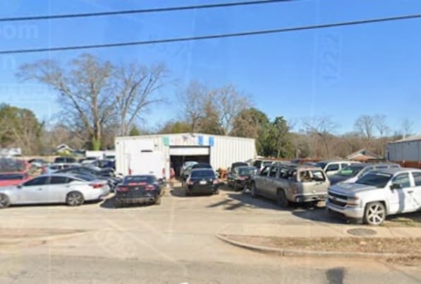 Redevelopment opportunity in Berea portfolio of 2 properties for sale on LoopNet.ca - Building Photo - Image 2 of 3