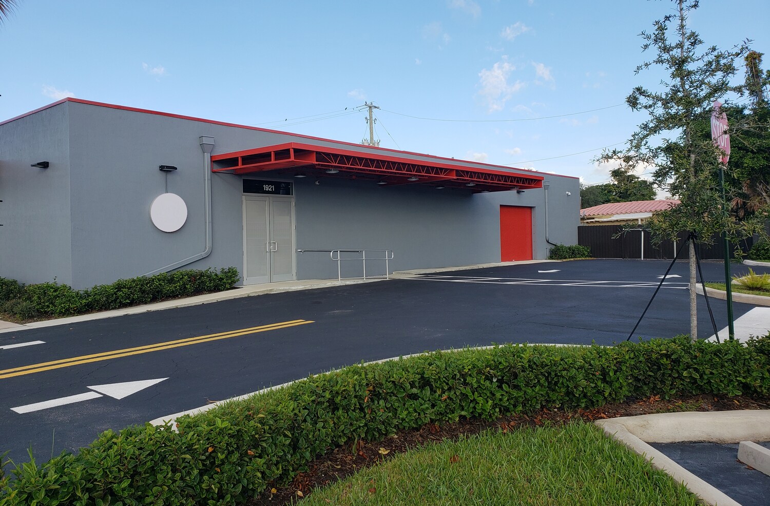 1921 Pembroke Rd, Hollywood, FL for lease Primary Photo- Image 1 of 26