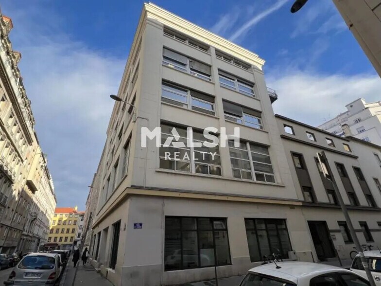 Office in Lyon for lease - Building Photo - Image 1 of 8
