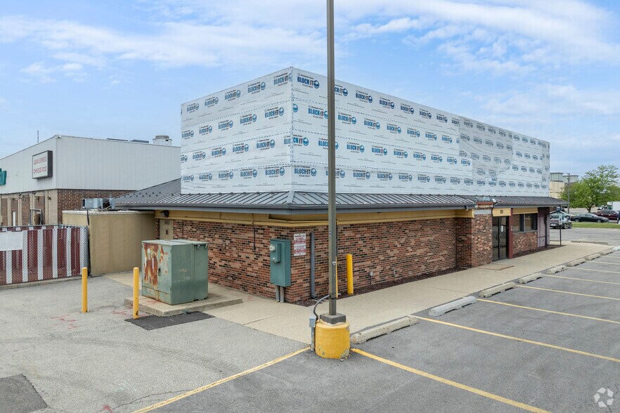 900 W North Ave, Melrose Park, IL for lease - Building Photo - Image 2 of 5