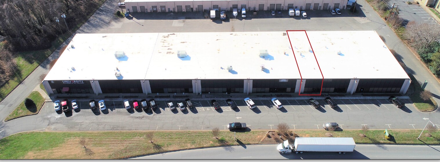 8065 North Point Blvd, Winston-Salem, NC à vendre Photo du bâtiment- Image 1 de 1