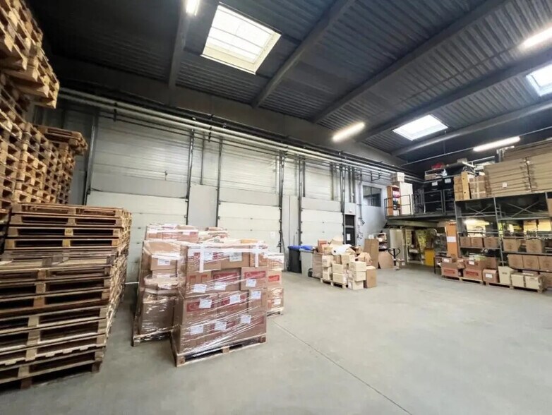 Office in L'HAY-LES-ROSES for lease - Interior Photo - Image 3 of 11