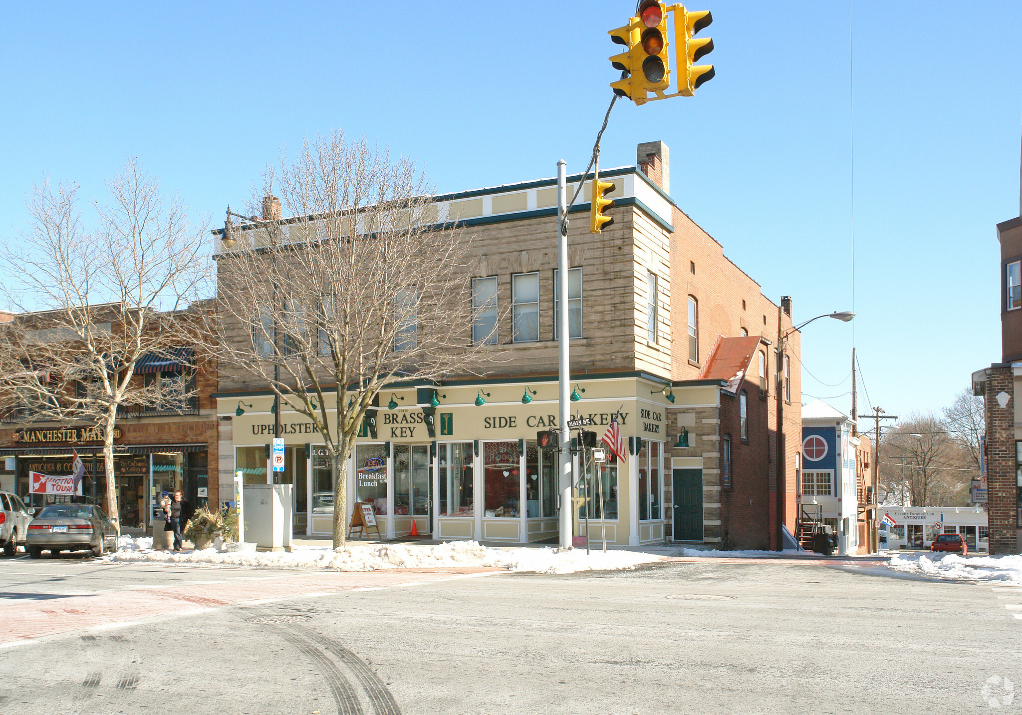 825-829 Main St, Manchester, CT à vendre Photo principale- Image 1 de 1