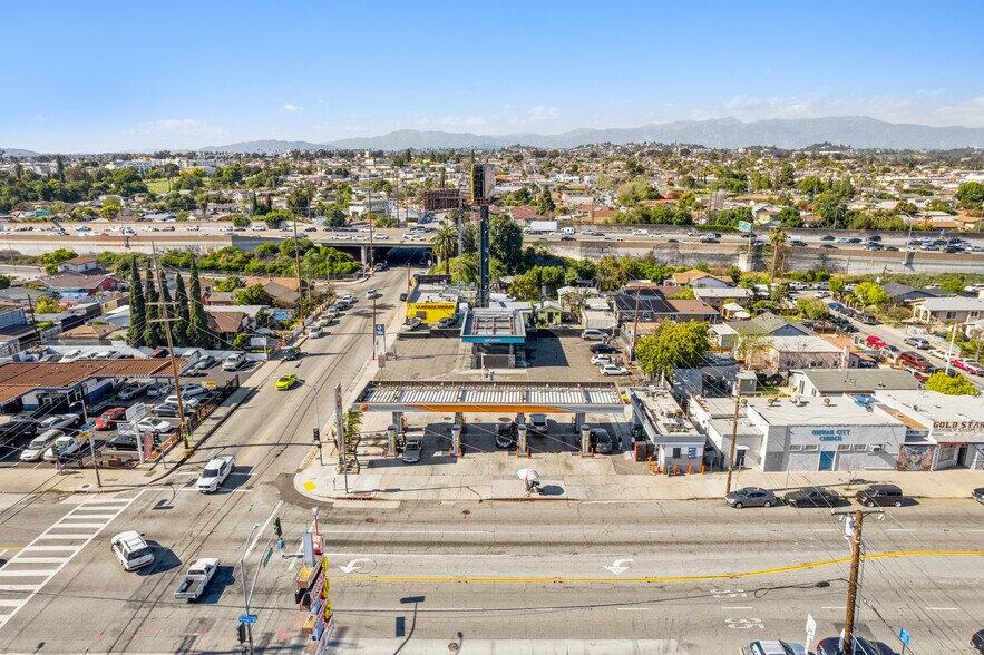 3915 E Olympic Blvd, Los Angeles, CA à vendre - Photo du bâtiment - Image 2 de 14