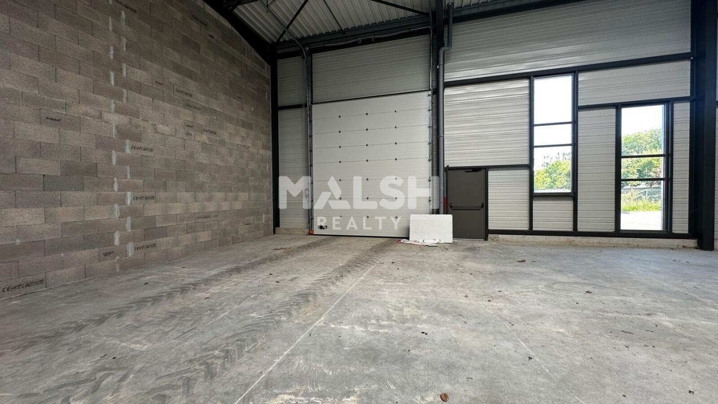 Flex in Trévoux for lease Interior Photo- Image 1 of 11