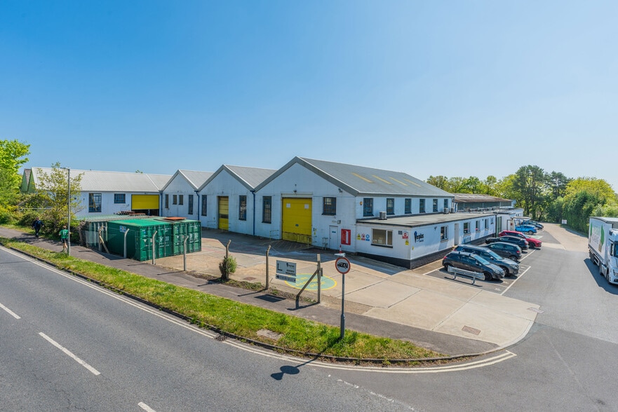 Black Hl, Verwood for sale - Building Photo - Image 3 of 12