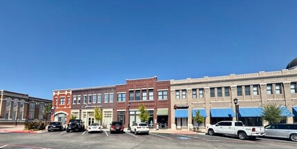 630 Parker Sq, Flower Mound, TX à louer Photo du bâtiment- Image 1 de 2
