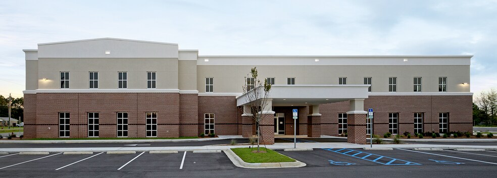 8096 Twin Beech Rd, Fairhope, AL à louer - Photo du bâtiment - Image 1 de 9