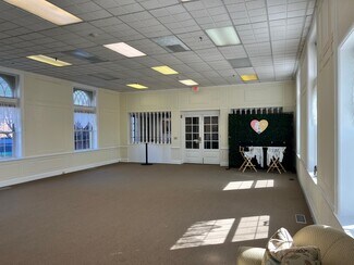 Plus de détails pour 2217 Princess Anne St, Fredericksburg, VA - Bureau à louer