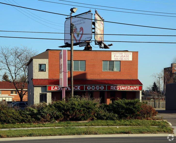 48 Centennial Pky N, Hamilton, ON à louer - Photo principale - Image 1 de 3