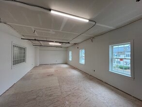 118 Portsmouth Ave, Stratham, NH for lease Interior Photo- Image 2 of 12