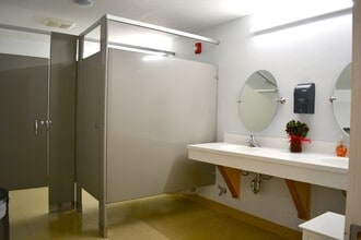 802 Macarthur Blvd, Pocasset, MA for lease Interior Photo- Image 1 of 5