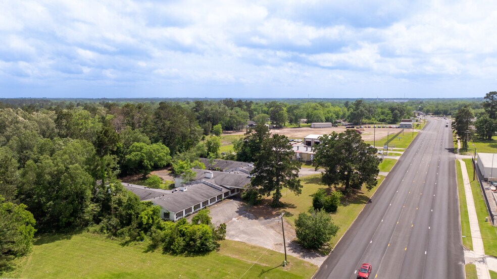 1712 N Timberland Dr, Lufkin, TX à vendre - Photo du bâtiment - Image 3 de 29
