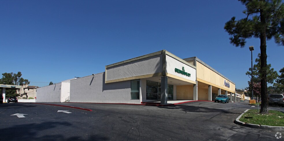 800-896 W Beverly Blvd, Montebello, CA à louer - Photo du bâtiment - Image 1 de 17