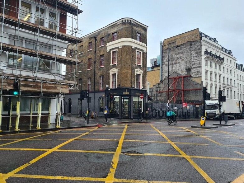 151 Borough High St, Londres à louer - Photo du bâtiment - Image 1 de 3