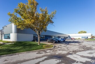 Plus de détails pour 1306 E Hartman Ave, Omaha, NE - Local d'activités, Industriel à louer