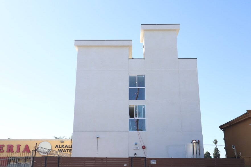 7415 S Main St, Los Angeles, CA for sale - Building Photo - Image 3 of 12