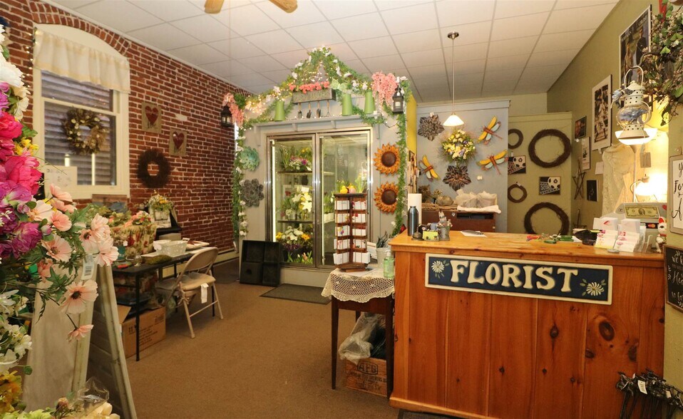 10 Exchange St, Gorham, NH à louer - Photo du bâtiment - Image 2 de 5