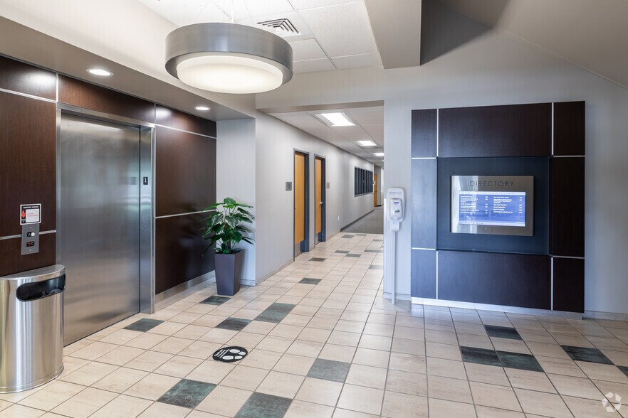 6179 S Balsam Way, Littleton, CO à louer - Hall d’entrée - Image 3 de 8