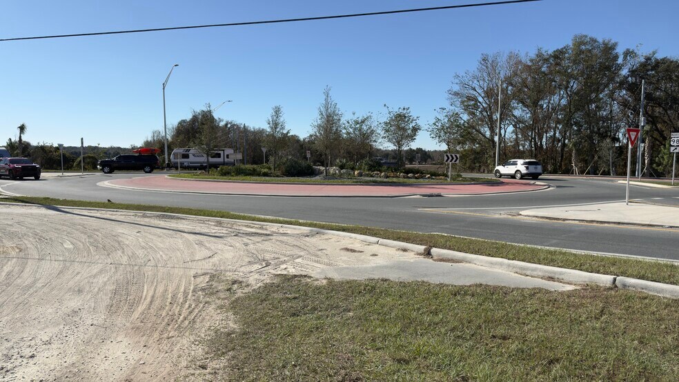 15738 Ponce De Leon Blvd, Brooksville, FL à vendre - Photo du bâtiment - Image 2 de 19