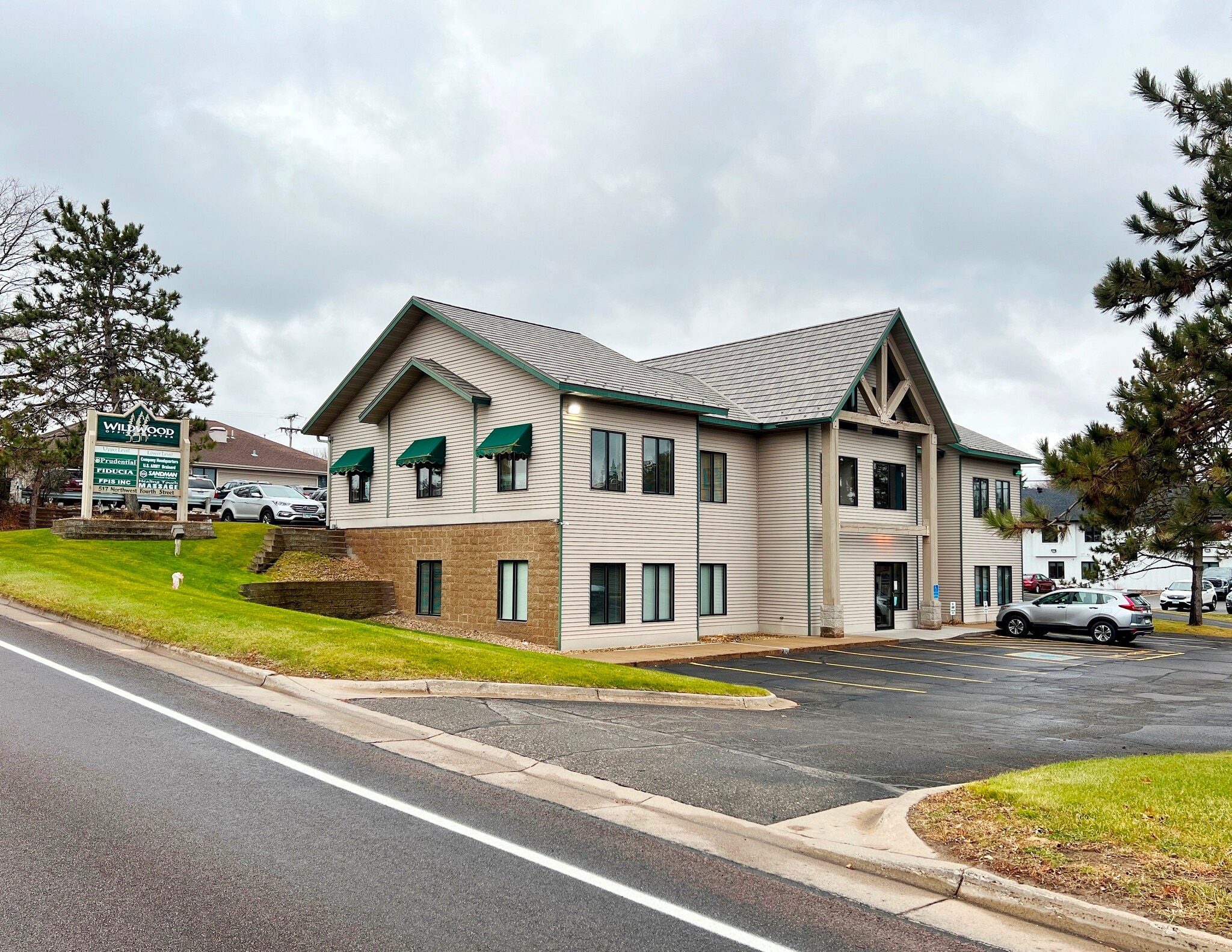 517 NW 4th St, Brainerd, MN à louer Photo du bâtiment- Image 1 de 5