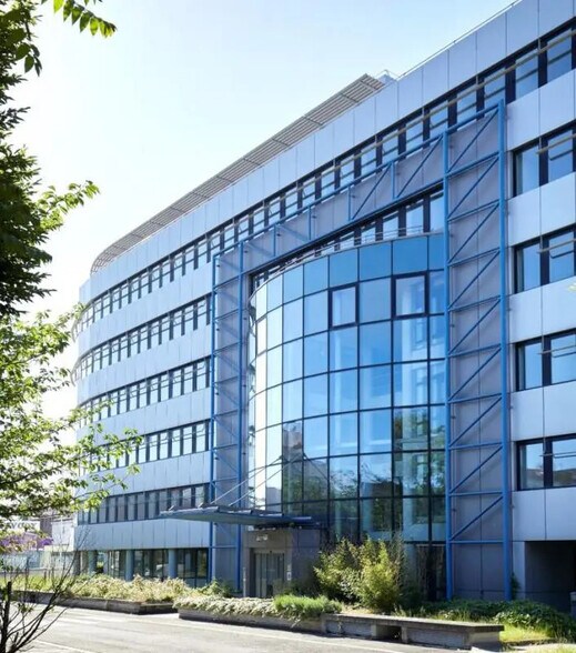 Bureau dans Aubervilliers à louer - Photo du bâtiment - Image 3 de 4