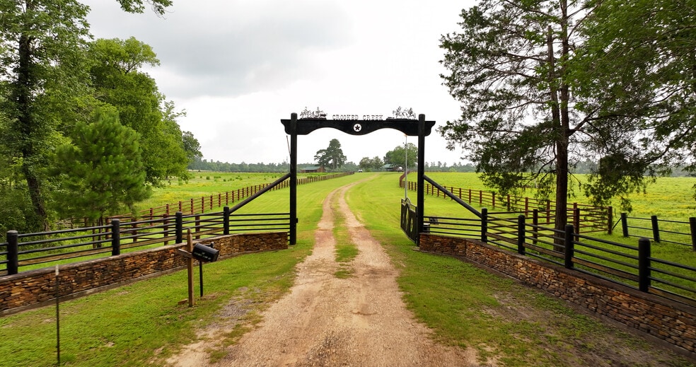 44 Bucking Bull Rd, New Waverly, TX for sale - Building Photo - Image 3 of 50
