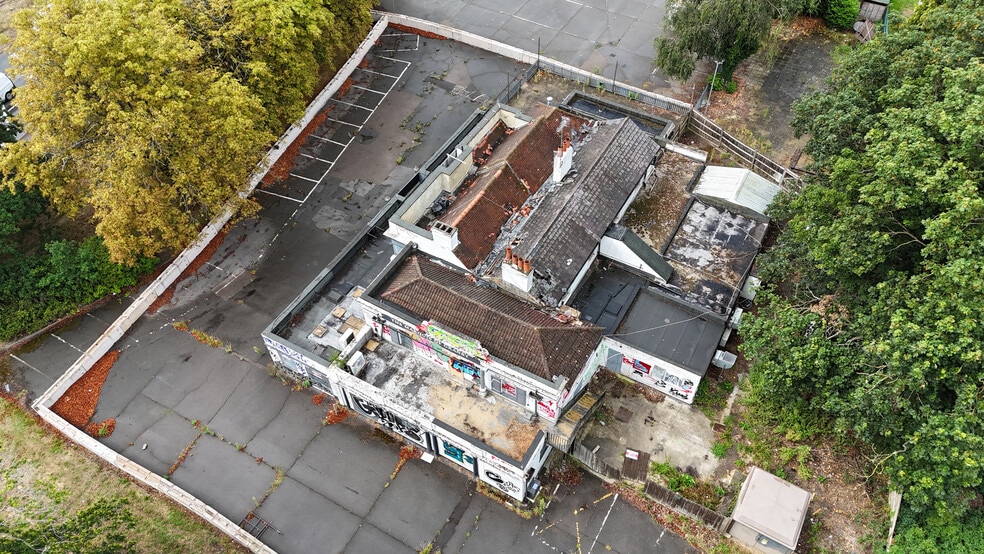 Portsmouth Rd, Esher for sale - Building Photo - Image 2 of 5