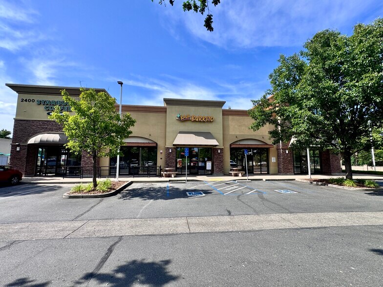 2400 S Bonnyview Rd, Redding, CA à louer - Photo du bâtiment - Image 1 de 13