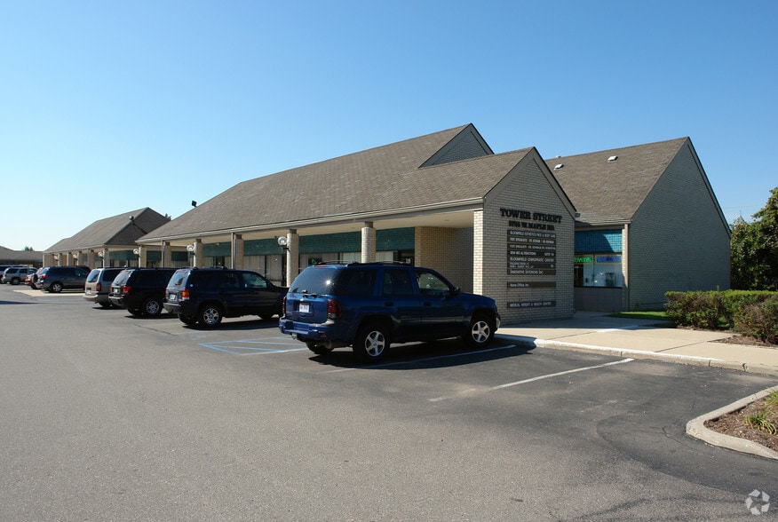 5755 W Maple Rd, West Bloomfield, MI for lease - Building Photo - Image 2 of 9