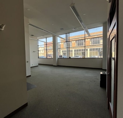 611 W National Ave, Milwaukee, WI à louer Photo intérieure- Image 1 de 3