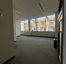 611 W National Ave, Milwaukee, WI à louer Photo intérieure- Image 1 de 3