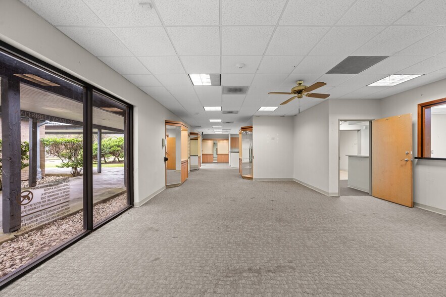 13414 Medical Complex Dr, Tomball, TX à vendre - Photo du bâtiment - Image 2 de 51