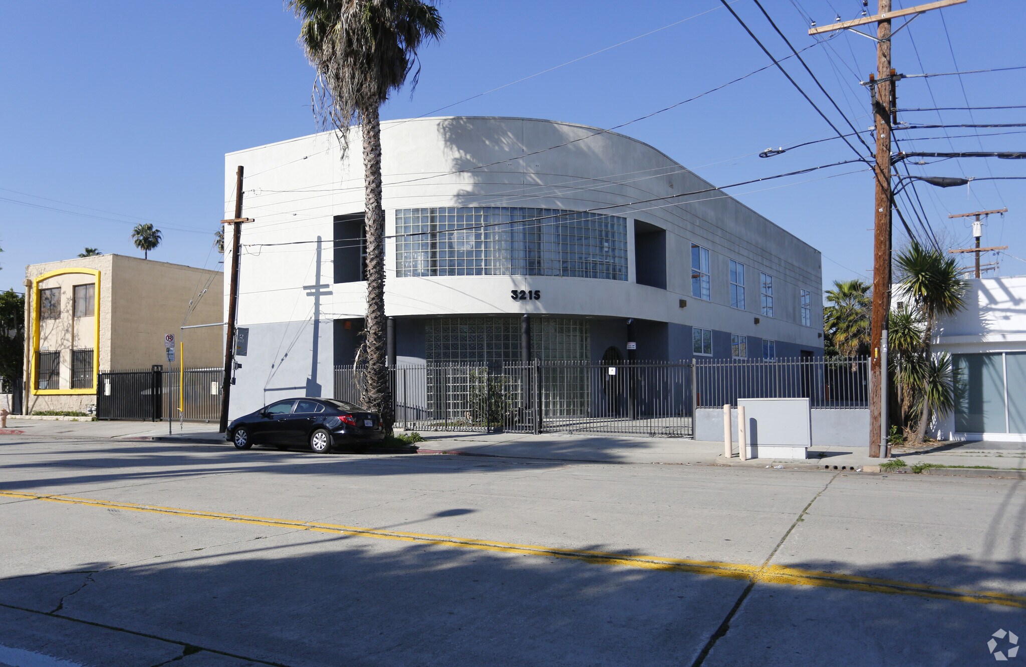 3213-3217 La Cienega Ave, Los Angeles, CA à louer Photo principale- Image 1 de 12