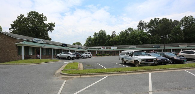 More details for 100-108 Weatherly Sq, Ramseur, NC - Office for Sale