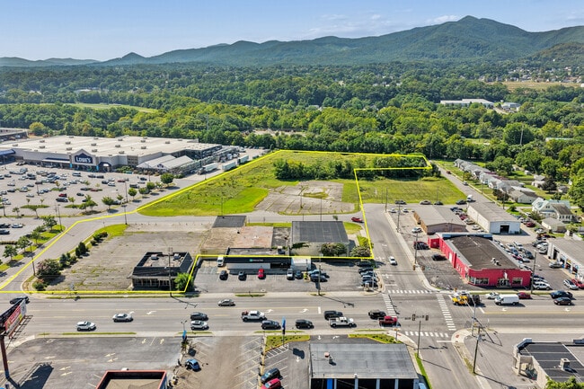 Plus de détails pour 922 W Main St, Salem, VA - Terrain aux enchères