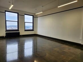 275 4th St E, Saint Paul, MN à louer Photo intérieure- Image 2 de 4