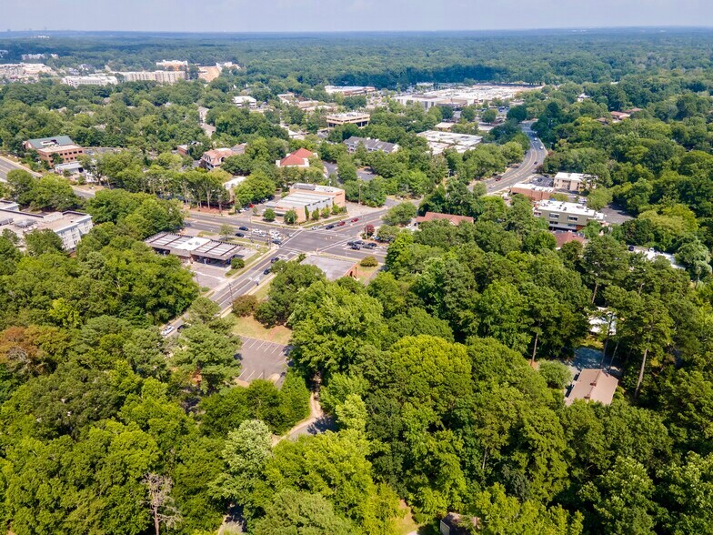 100 Meadowbrook Dr, Chapel Hill, NC for sale - Building Photo - Image 3 of 19