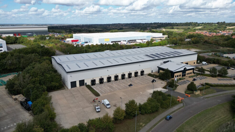 Fawsley Dr, Daventry à louer - Aérien - Image 3 de 4