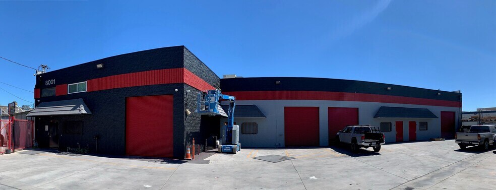 8001 Langdon Ave, Van Nuys, CA à louer - Photo du bâtiment - Image 3 de 5