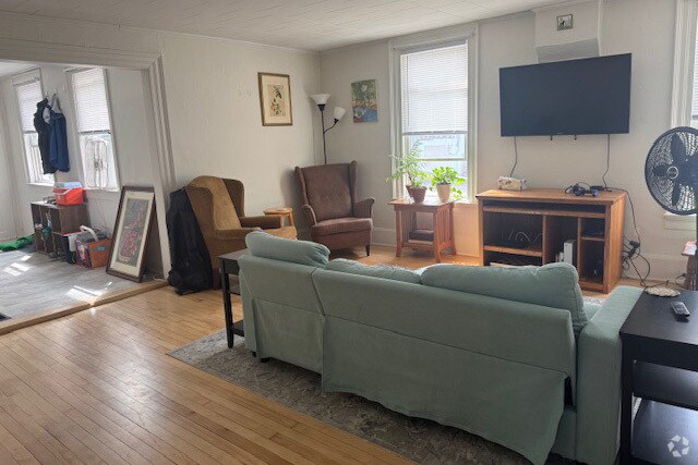 950 Shelburne Rd, South Burlington, VT à vendre - Photo intérieure - Image 2 de 6