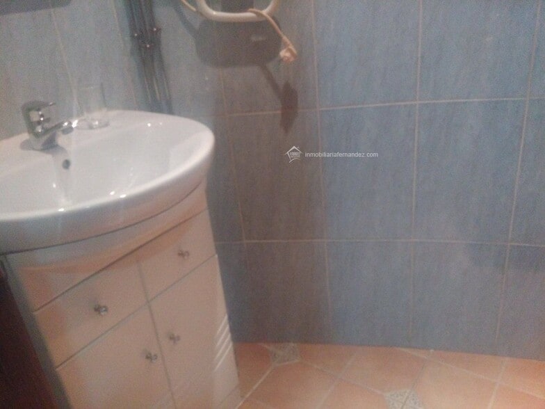 Retail in Cáceres for lease - Building Photo - Image 3 of 4