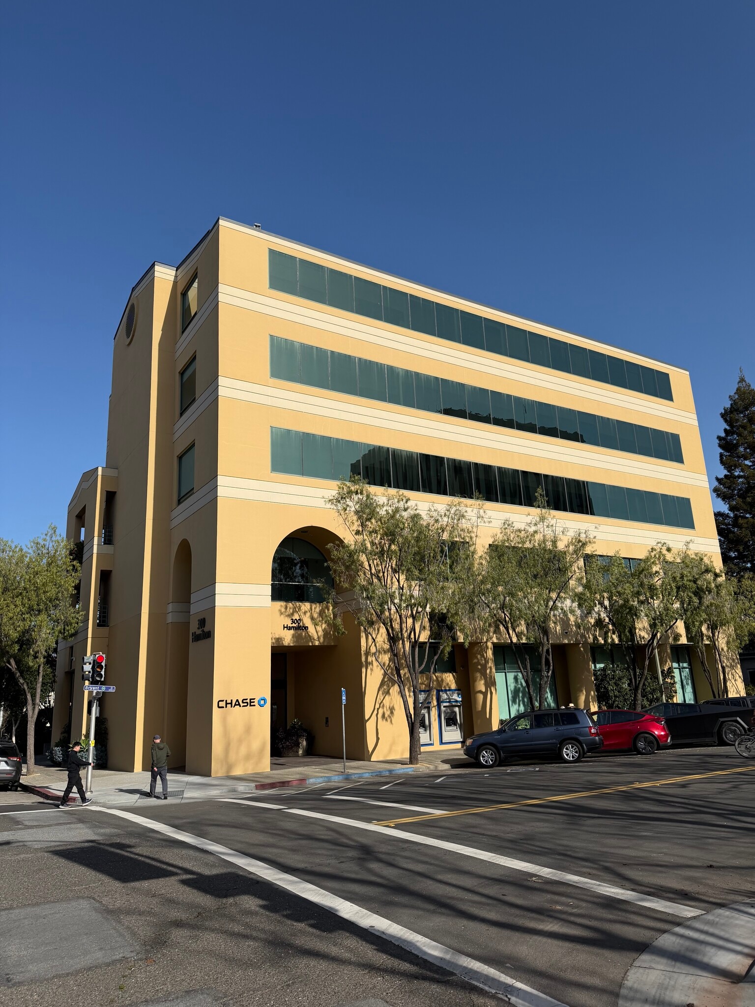 300 Hamilton Ave, Palo Alto, CA à louer Photo du bâtiment- Image 1 de 4