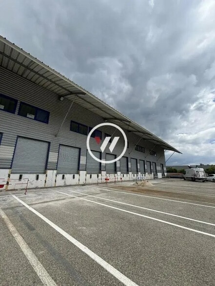 Industrial in Aix-en-Provence for lease - Building Photo - Image 3 of 4