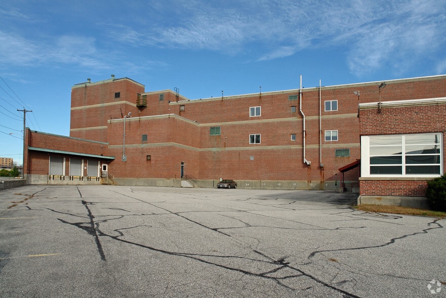 40 Quarry Rd, Portland, ME for lease - Building Photo - Image 2 of 6