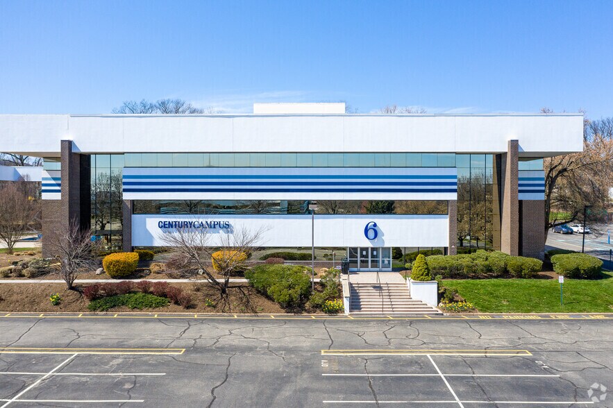6 Century Dr, Parsippany, NJ à louer - Photo du bâtiment - Image 1 de 12
