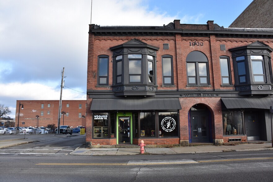 215 Arch St, Meadville, PA à vendre - Photo du bâtiment - Image 2 de 32