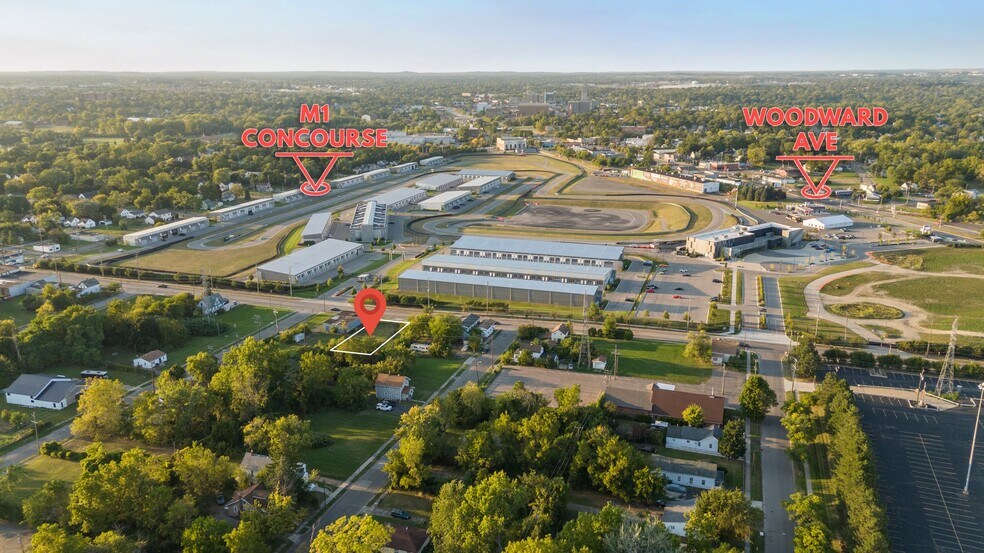 151 South Blvd W, Pontiac, MI à vendre - Photo du bâtiment - Image 2 de 4