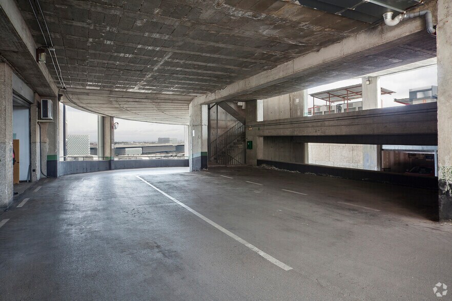 Calle de María Tubau, 4, Madrid, Madrid à louer - Photo du bâtiment - Image 2 de 4